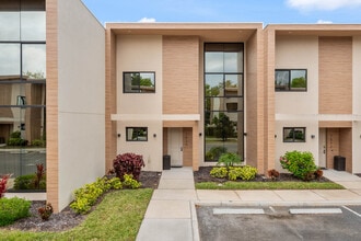 Building Photo - 7530 Brooklyn Dr