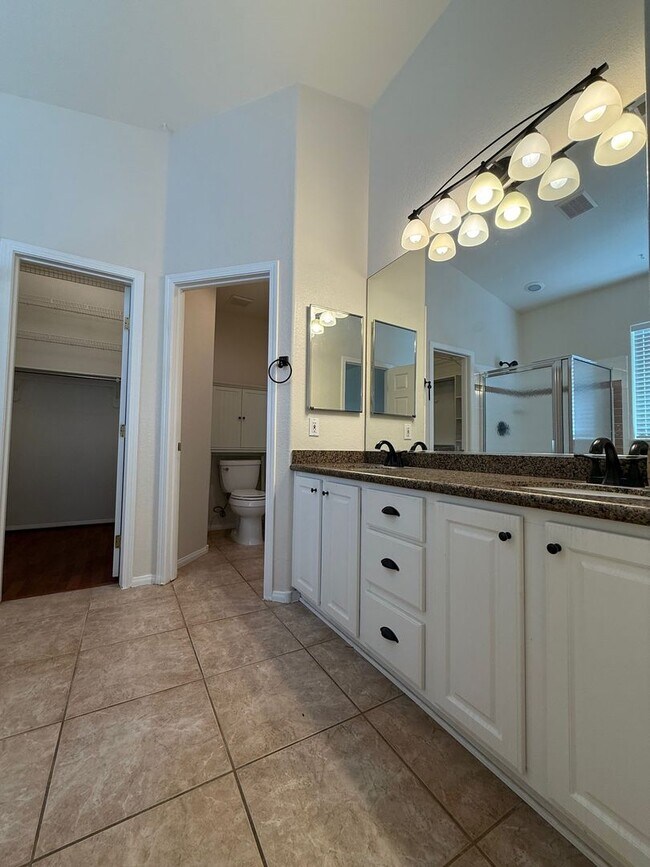 Building Photo - Gated Northshore Community Single Story Three Bedroom plus Den