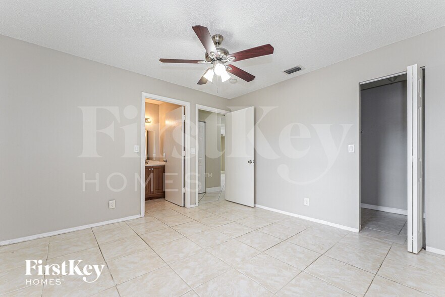 Building Photo - 6129 Moonbeam Dr