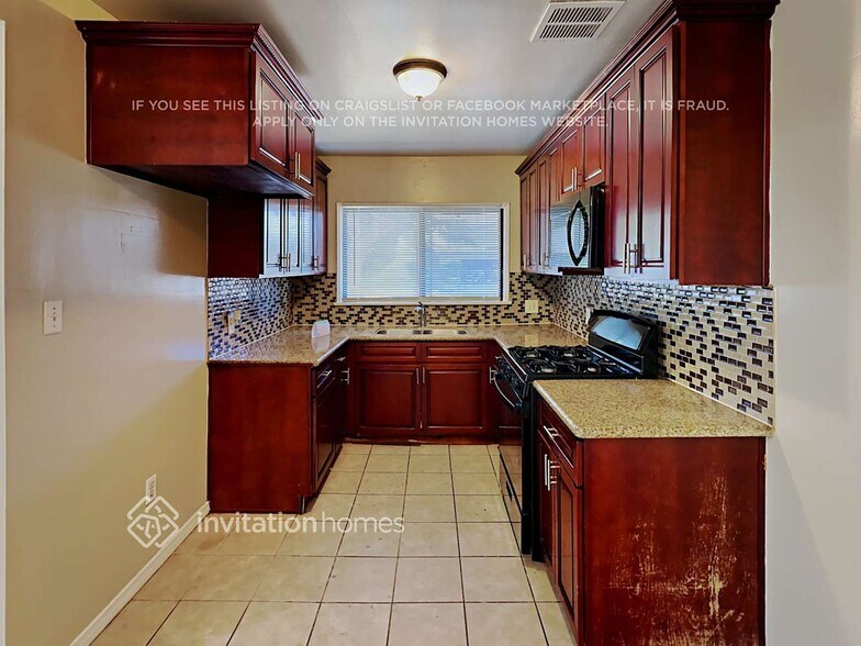 Building Photo - 7826 Ben Ave