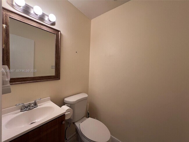 Building Photo - 2750 N 34th Ave