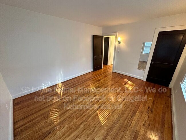 Building Photo - 207 W 51 Terrace