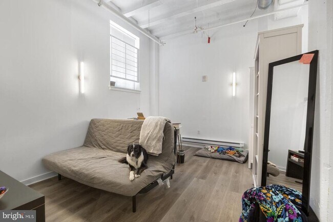 Building Photo - 109 W Wildey St