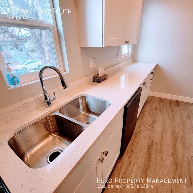 Building Photo - 931 W 300 S