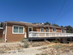Building Photo - Newly Renovated 2 Bedroom Home in Mountain...