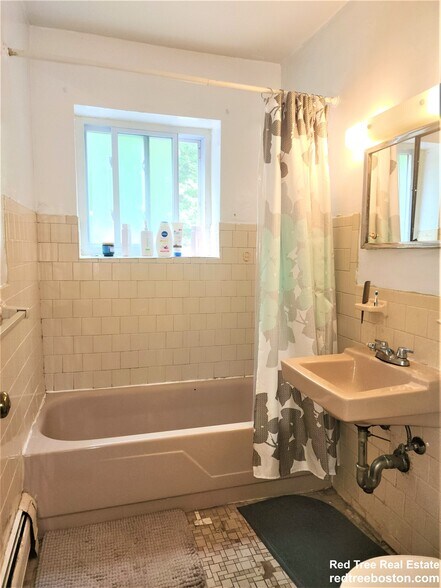 Building Photo - 35 Westgate Rd