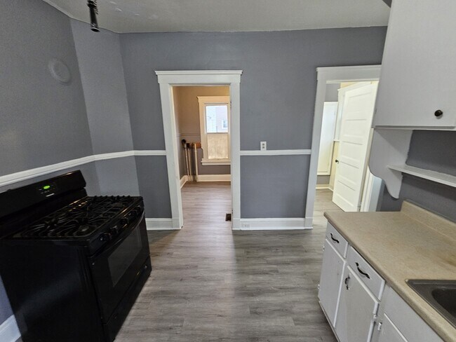 Building Photo - 3433 W 41st St