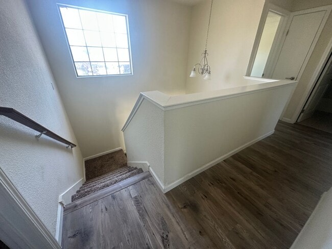 Building Photo - 1227 Kingfisher Dr