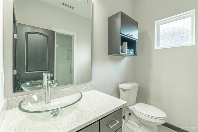 Building Photo - 30 N 46th St