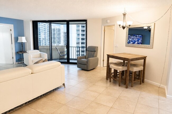 Building Photo - 2800 N Ocean Dr