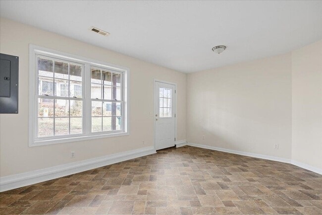 Building Photo - 3043 Diamond Spring Ln