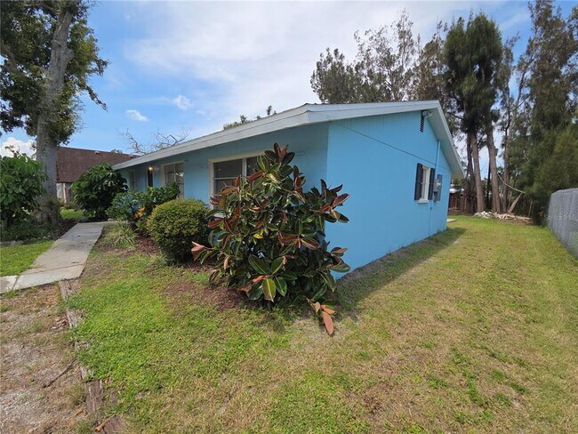 Building Photo - 4136 S Lockwood Ridge Rd
