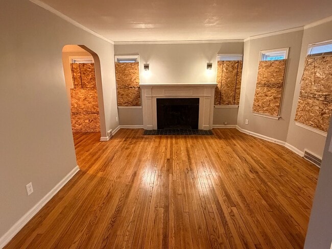 Building Photo - Updated Detroit home now available!