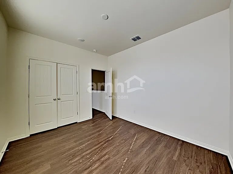 Building Photo - 2721 Meadow Crest