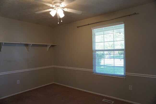 Building Photo - Quiet 5 Bedroom 3 Bath West Jordan Home