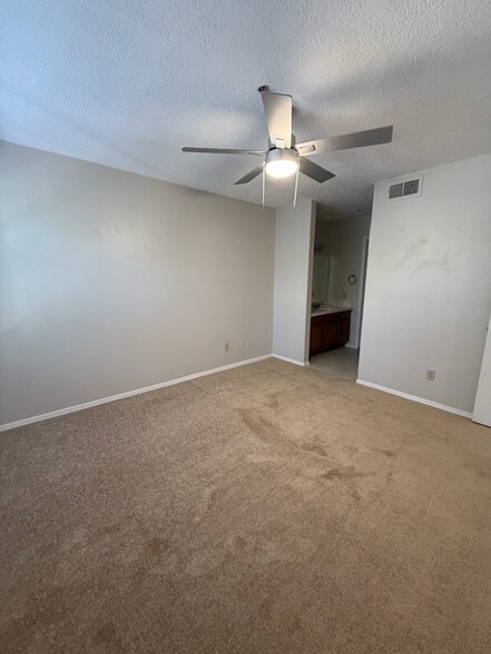 Building Photo - 5950 N 78th St