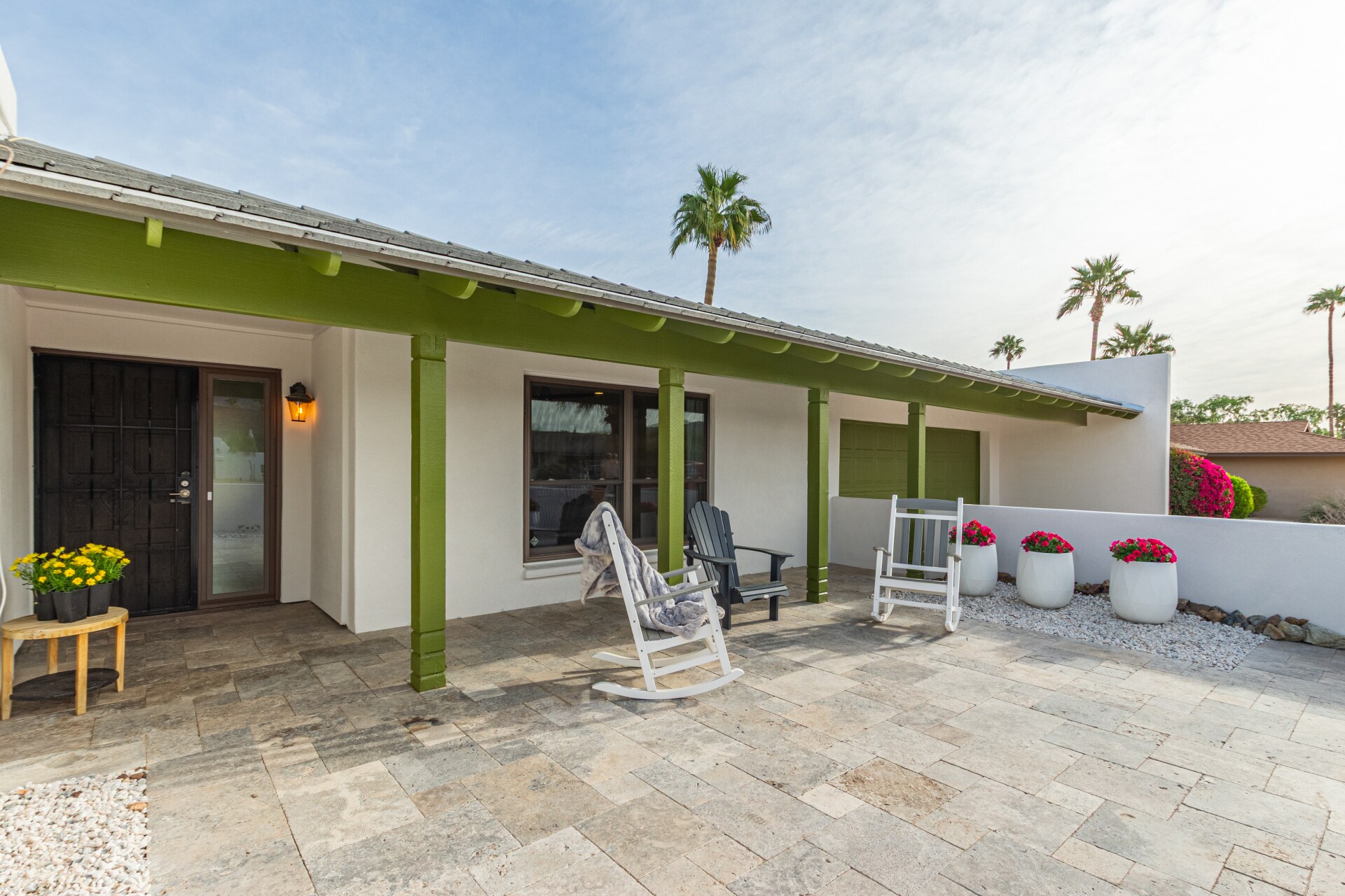 Building Photo - 2542 E Cochise Rd