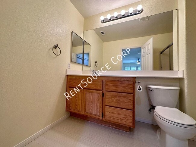 Building Photo - 18004 Flynn Dr