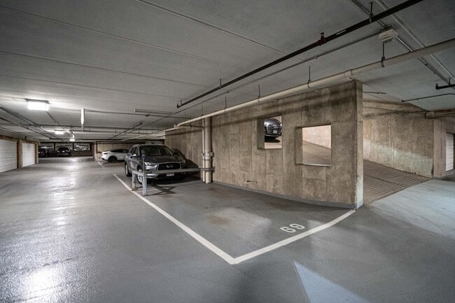 Building Photo - 1313 N Franklin Pl