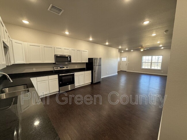 Building Photo - 13513 S Mingo Rd