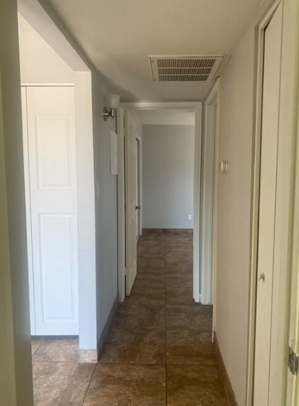 Building Photo - 2310 E Broadway Rd