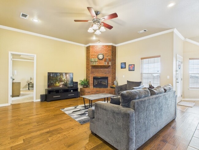 Building Photo - 1701 Rock Creek Rd