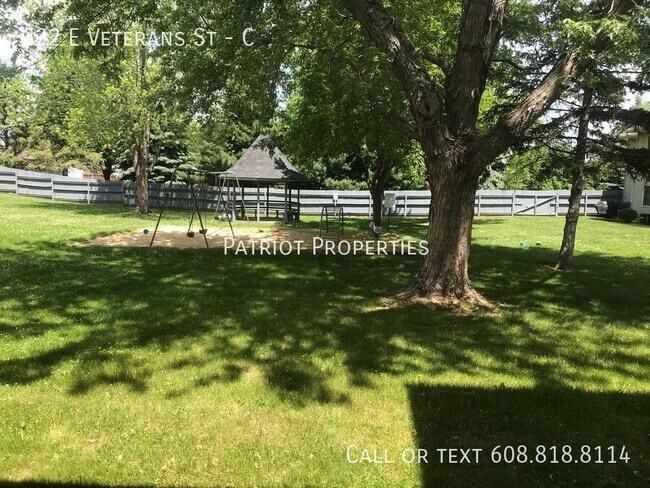 Building Photo - 222 E Veterans St