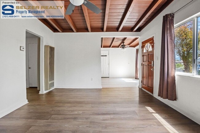 Building Photo - Nicely updated 3 bd. home within walking d...