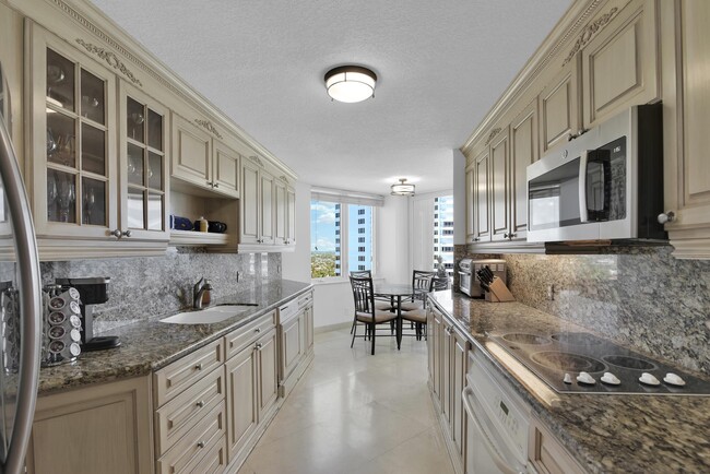 Building Photo - 550 S Ocean Blvd