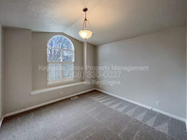 Building Photo - 2403 E Indian Creek Dr