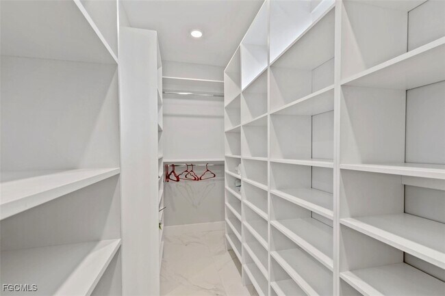 Building Photo - 2709 6th St W