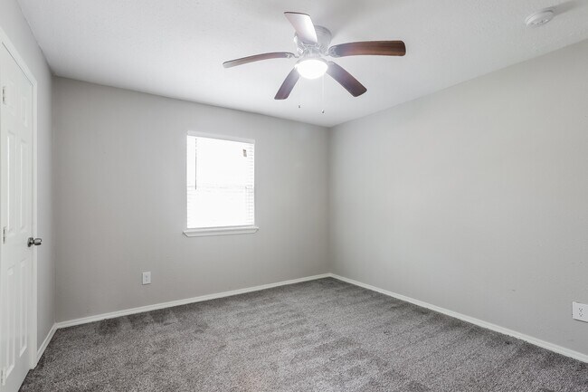 Building Photo - 3607 Dawnwood Dr