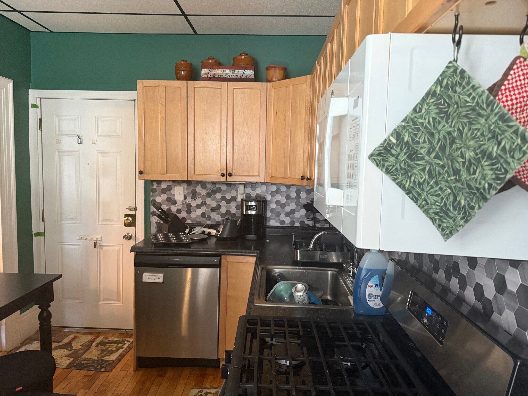 Building Photo - 8 Pleasant Ave