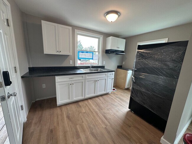 Primary Photo - 220 Rosedale Ave