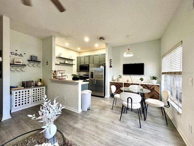 Building Photo - 2477 Caravelle Cir
