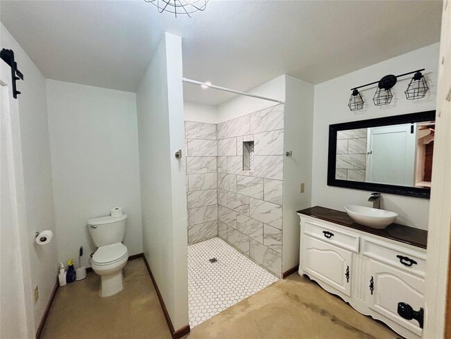 Building Photo - 189 Road Runner Ln