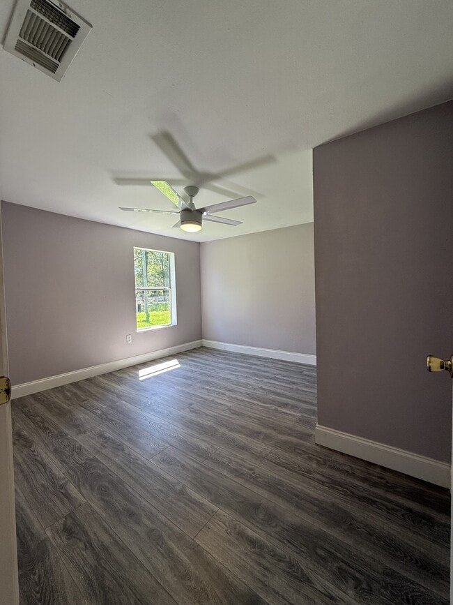Building Photo - 35921 Fore Rd