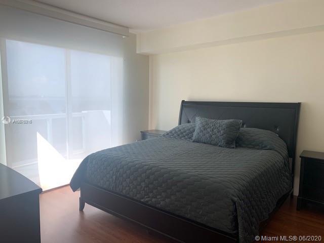 Building Photo - 7900 Harbor Island Dr