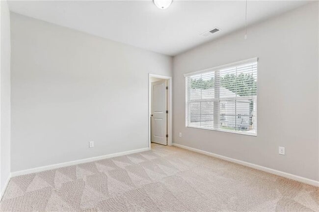 Building Photo - 5530 Mirror Lake Dr