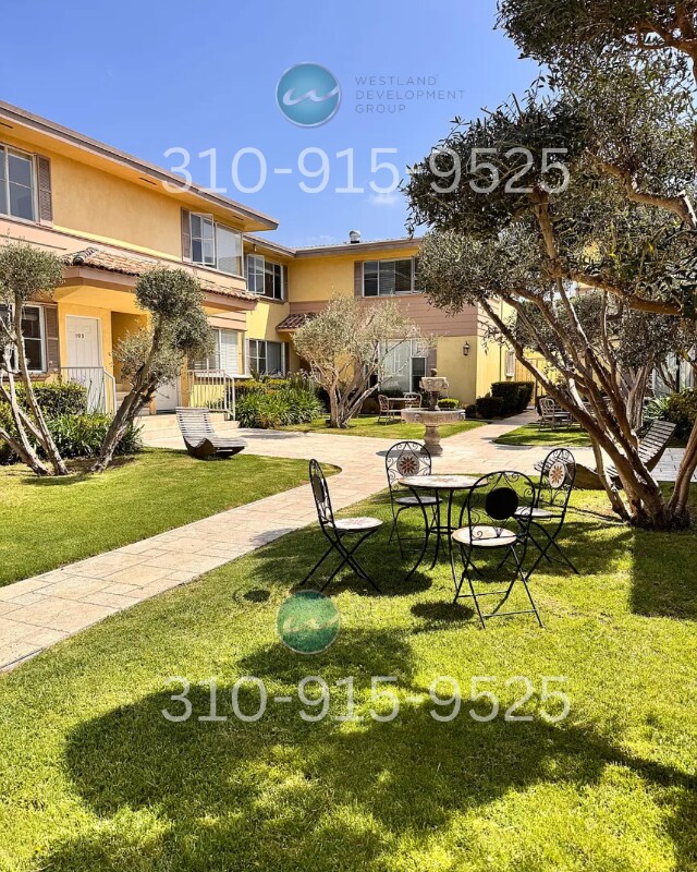 Building Photo - 3178 S Barrington Ave