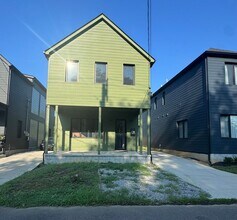 Building Photo - 3535 Oswald St
