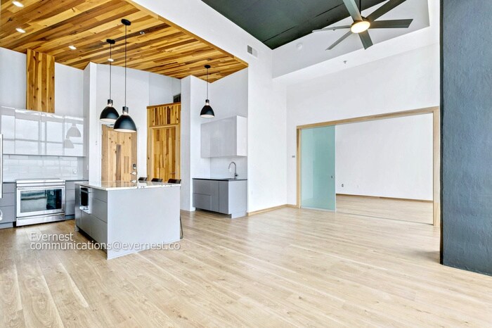 Building Photo - 1154 Division St