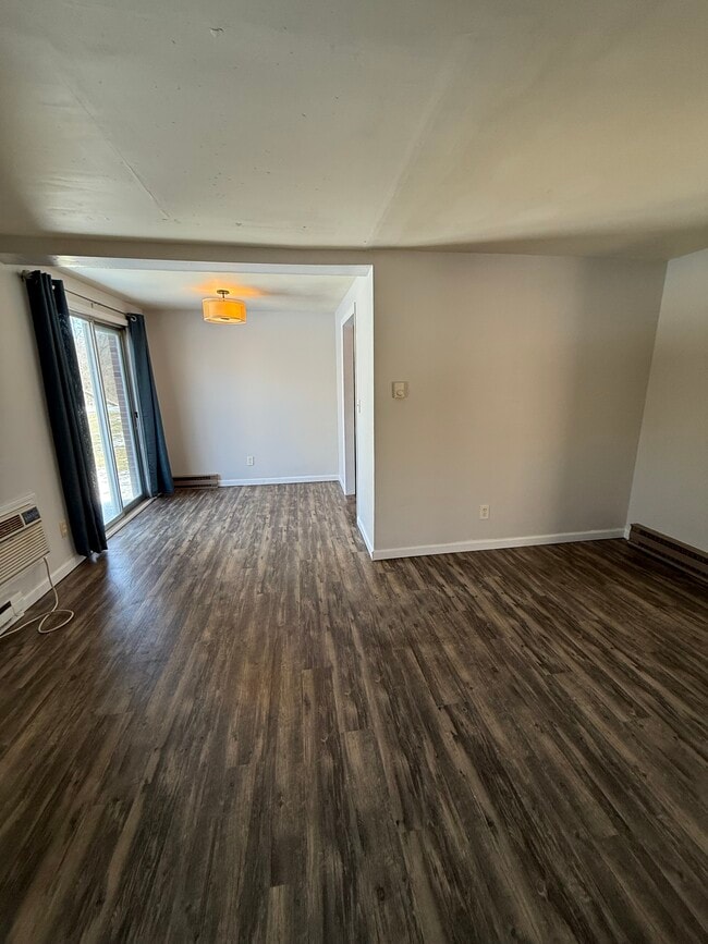 Building Photo - 5337 Dunmore Dr