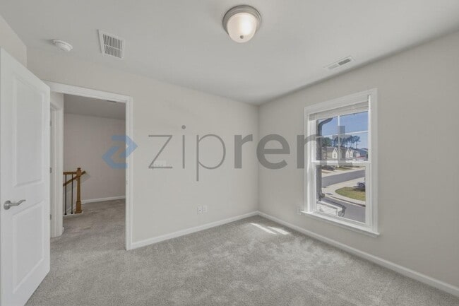 Building Photo - 1015 Badlands St