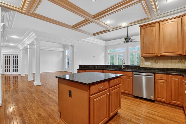 Building Photo - 43286 Canal Creek Pl