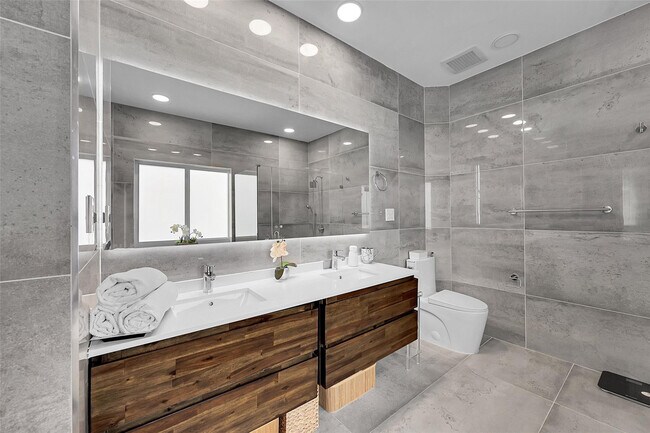 Building Photo - 12354 Antille Dr