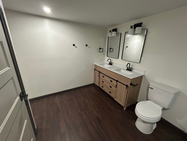 Building Photo - 9610 Britannia Ct