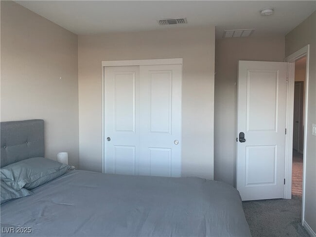 Building Photo - 10688 Silver Pond Ave