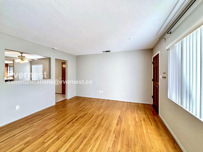 Building Photo - 4031 Casita Way