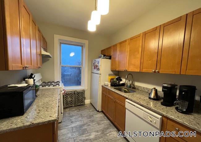 Building Photo - 4 Farrington Ave